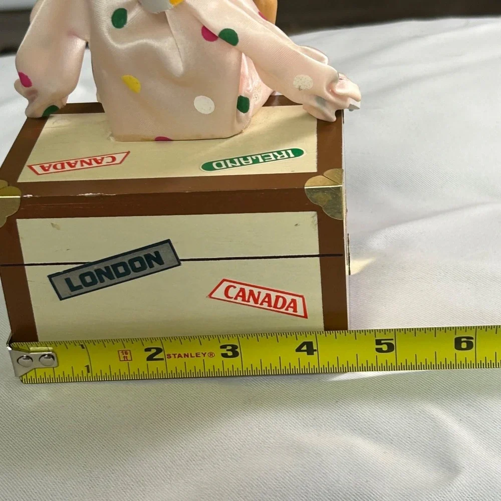 Westland Be A Clown Music Box Figurine Hat is Damaged 7
